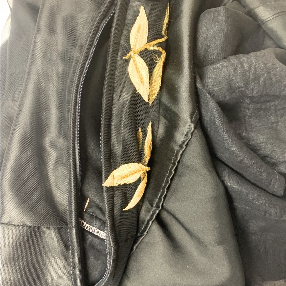 Black and Gold dress - Picture 7 of 7